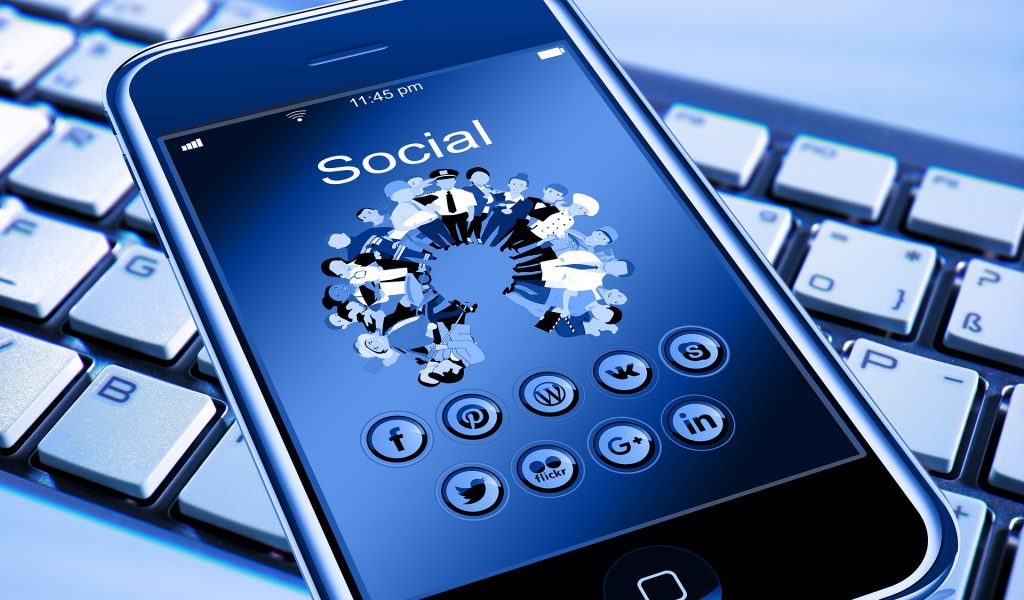 Prywatność na Facebooku – jakie są dostępne opcje?
