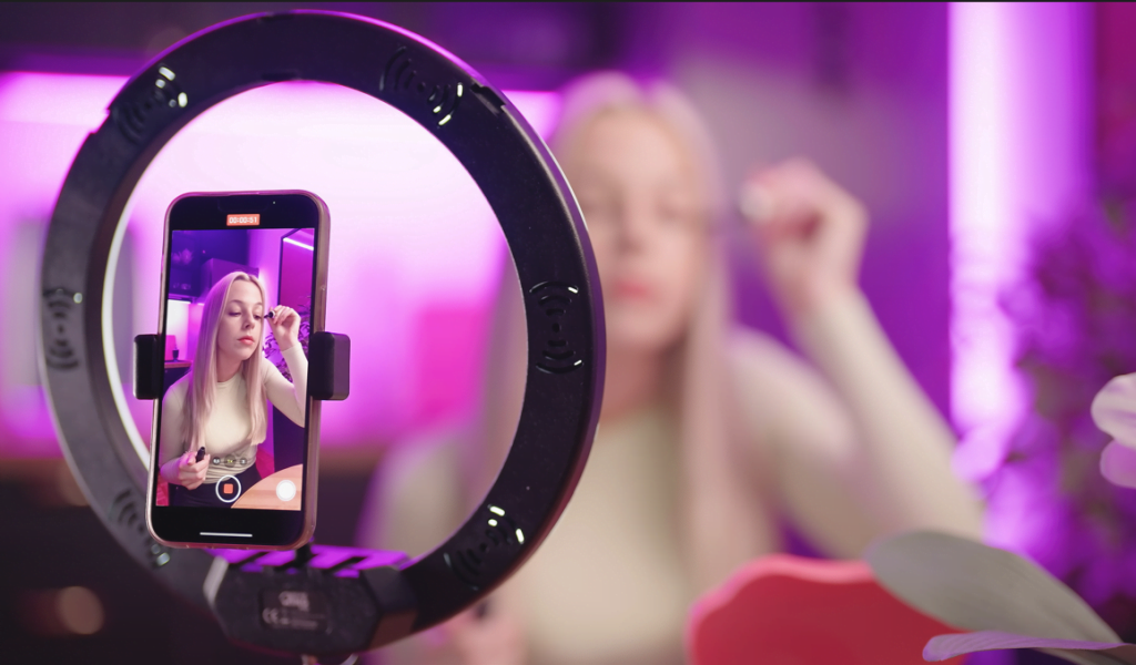 Focused View – nowa funkcja reklamowa na TikToku!