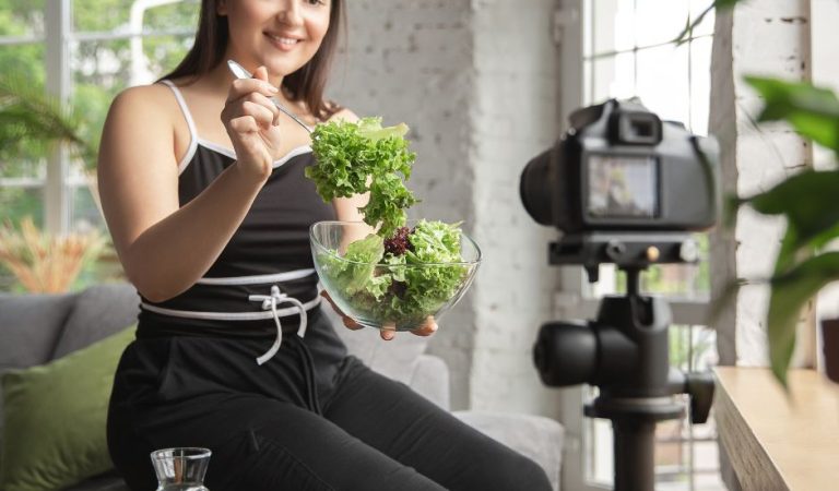 Produkcja video w Digital Marketingu: Kluczowe elementy do stworzenia angażujących treści