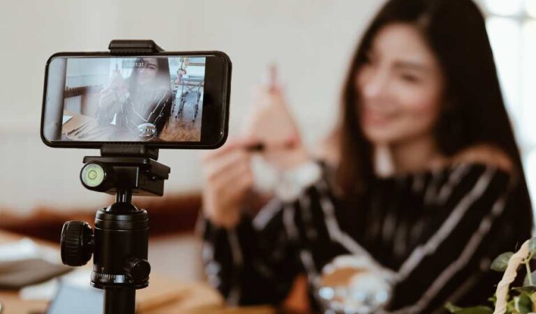Live streaming w marketingu: jak zacząć i na co zwrócić uwagę